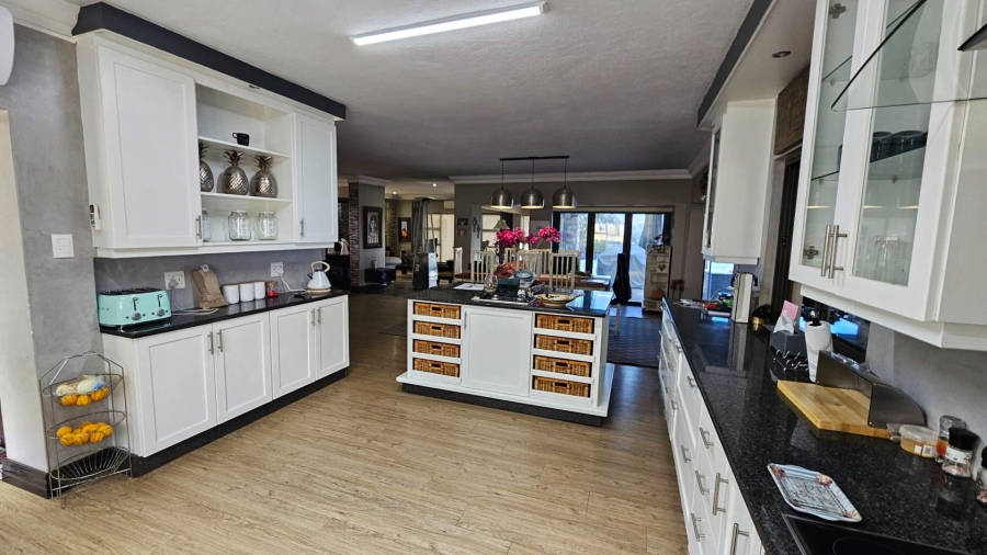 4 Bedroom Property for Sale in Birdwood Estate North West